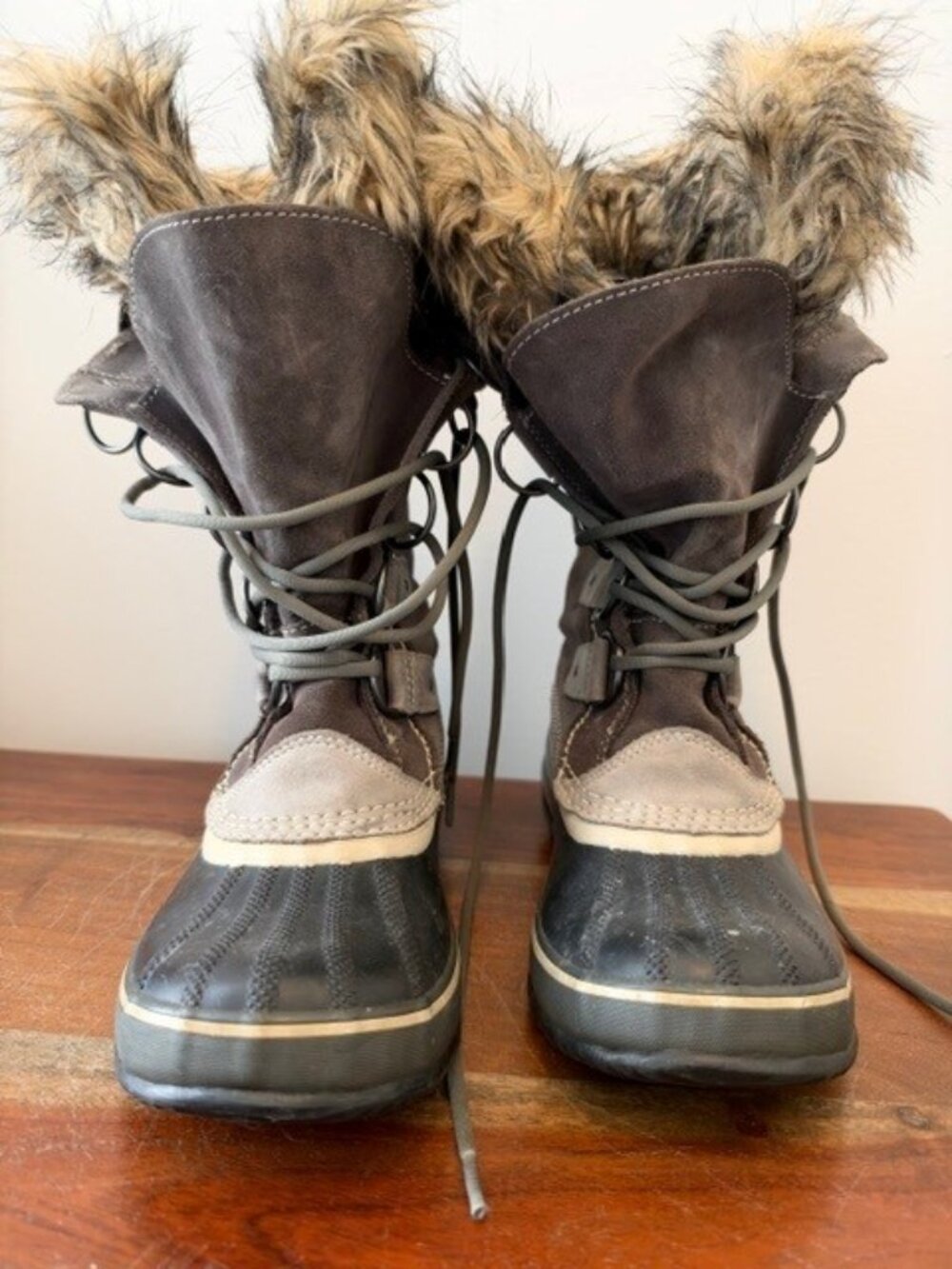Women's Faux-Fur Winter lace up Boot